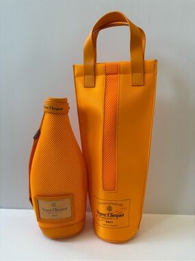 Veuve Clicquot Lot Of 2 Brut Champagne Insulated Bottle Gift Travel Bag Decor